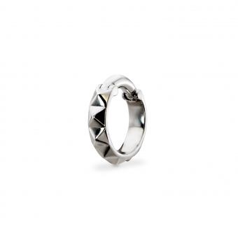 Width Pyramid Segment Ring