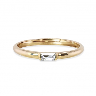 Gold Ring with Solitaire Baguette Diamond