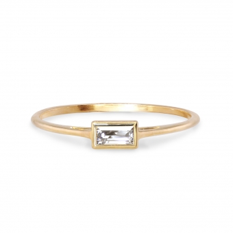 Baguette Bezel Setting Gold Ring with Diamond