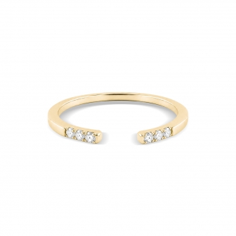 Six Diamond Open Circle Ring