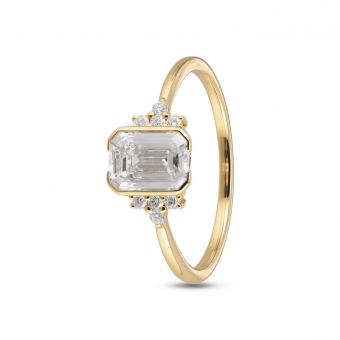Regal Sparkle Ring