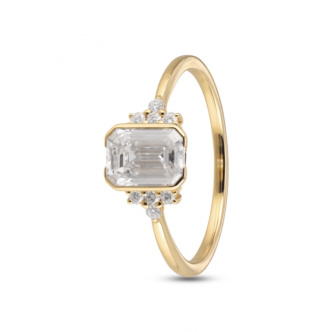 Regal Sparkle Ring