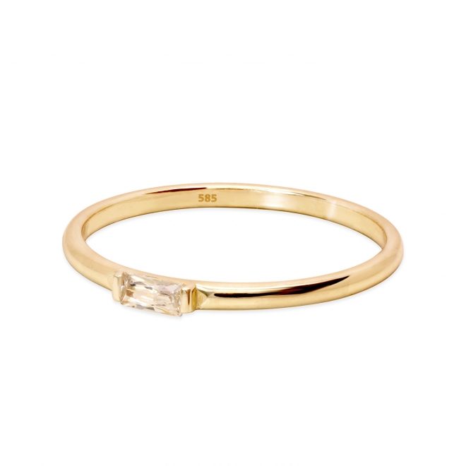 Gold Ring with Solitaire Baguette Diamond